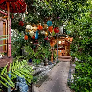 Travellers Oasis Hostal Cairns